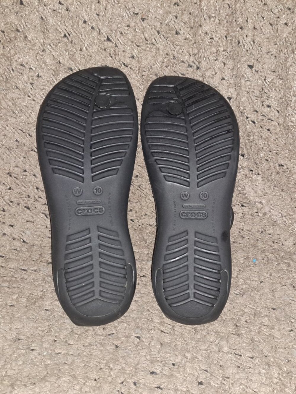 CROCS-Sexi Serena-Comfort T-Strap Thong Sandals-Black-SZ 10-Near Mint - Picture 7 of 7